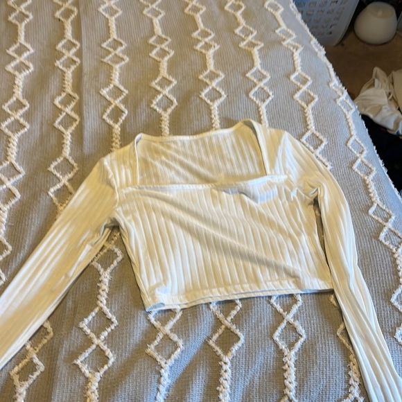 White crop top - Picture 4 of 4